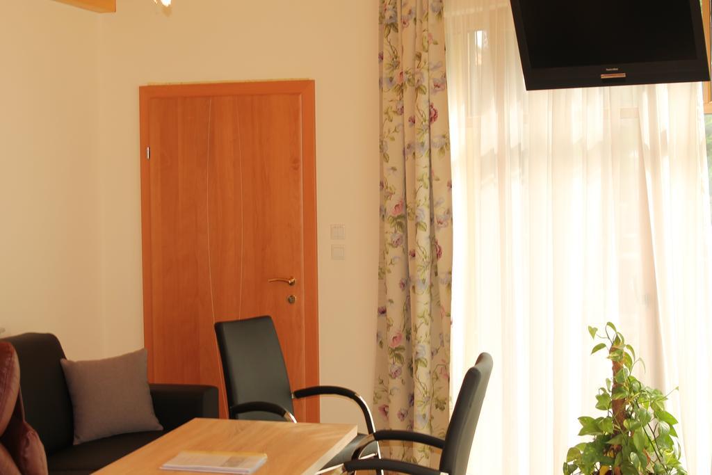 Gastehaus Zur Schonen Aussicht Bed & Breakfast Spitz an der Donau Room photo