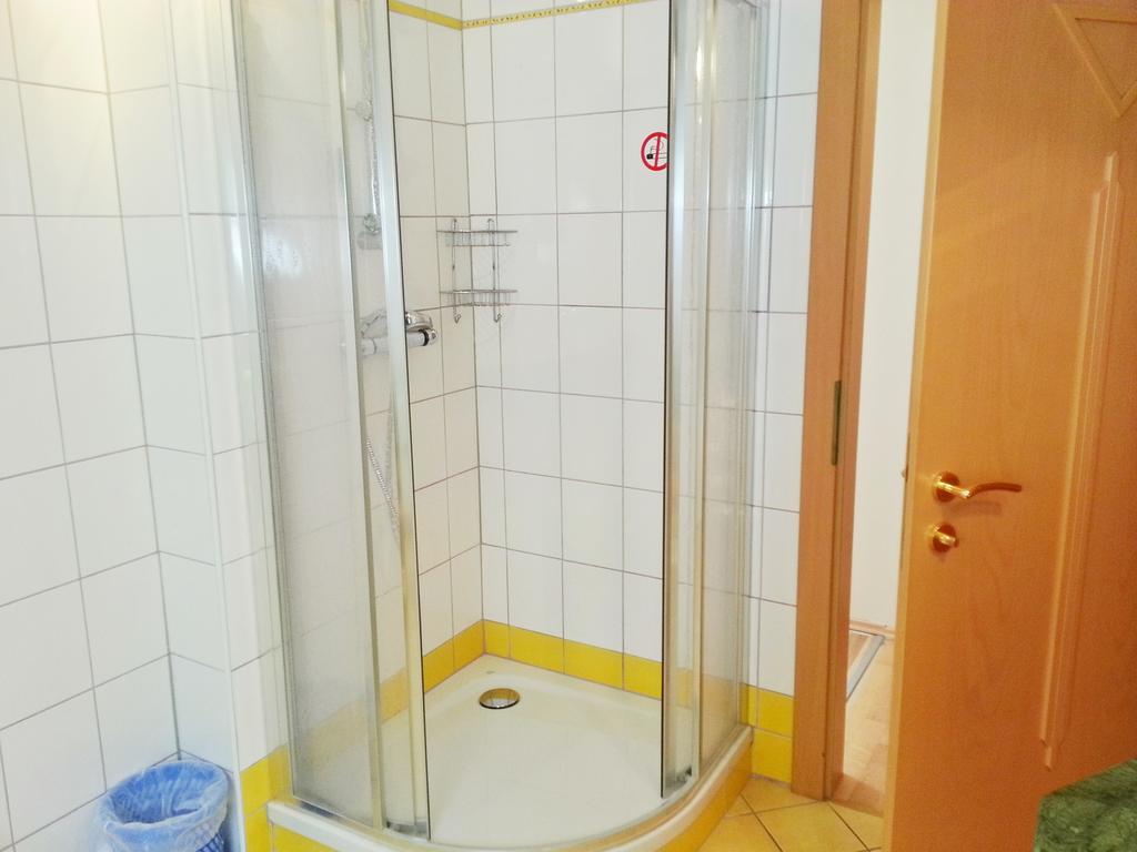 Gastehaus Zur Schonen Aussicht Bed & Breakfast Spitz an der Donau Room photo