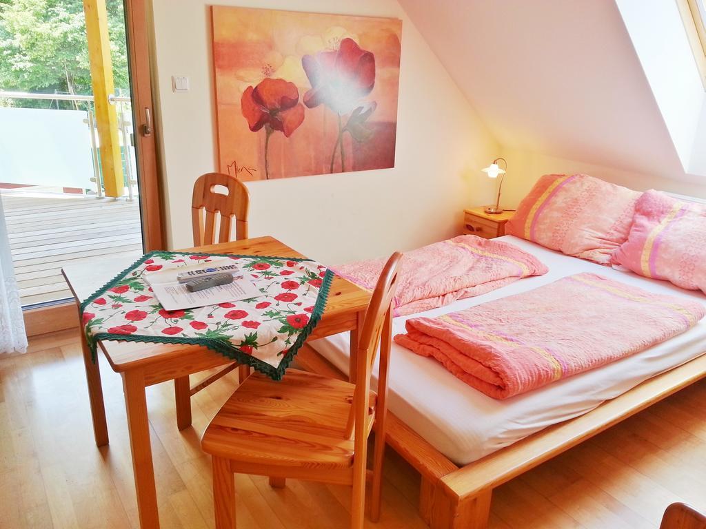 Gastehaus Zur Schonen Aussicht Bed & Breakfast Spitz an der Donau Room photo